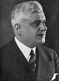 Carmine Senise occup l'incarico di Capo della Polizia dal 1940 al 1943, nel momento pi difficile e duro del periodo fascista. 